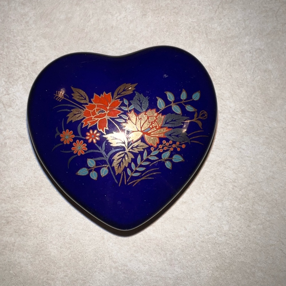 Vintage Floral Heart Trinket Box
